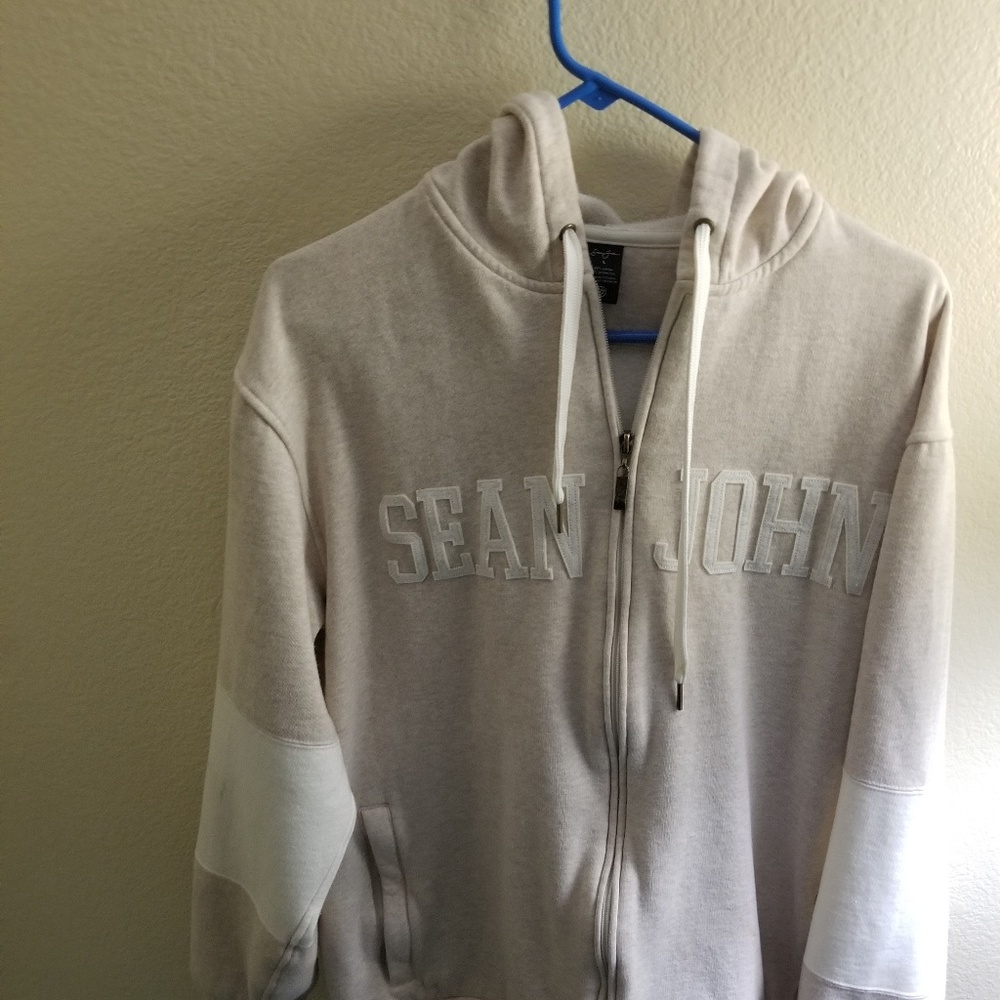 Sean John cream color winter outfit